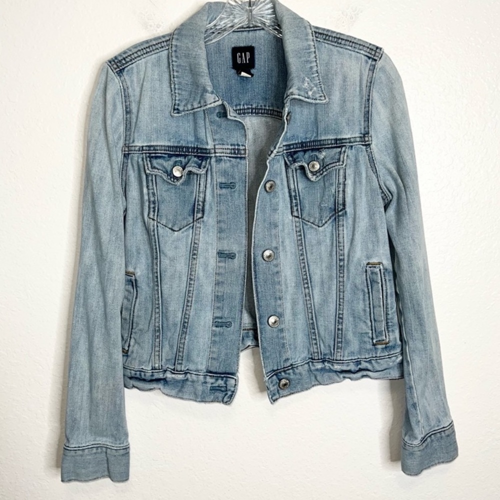 Gap Denim Jean Jacket Distressed size Medium